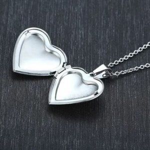 Heart Photo Locket Openable Frame Silver PVD Stainless Steel 18 in Necklace
